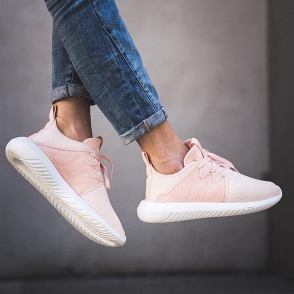 ? Womens Adidas Tubular Viral 2.0 (Size 8)? NWT ? Womens Adidas Tubular Viral 2.0 (Size 8)? NWT